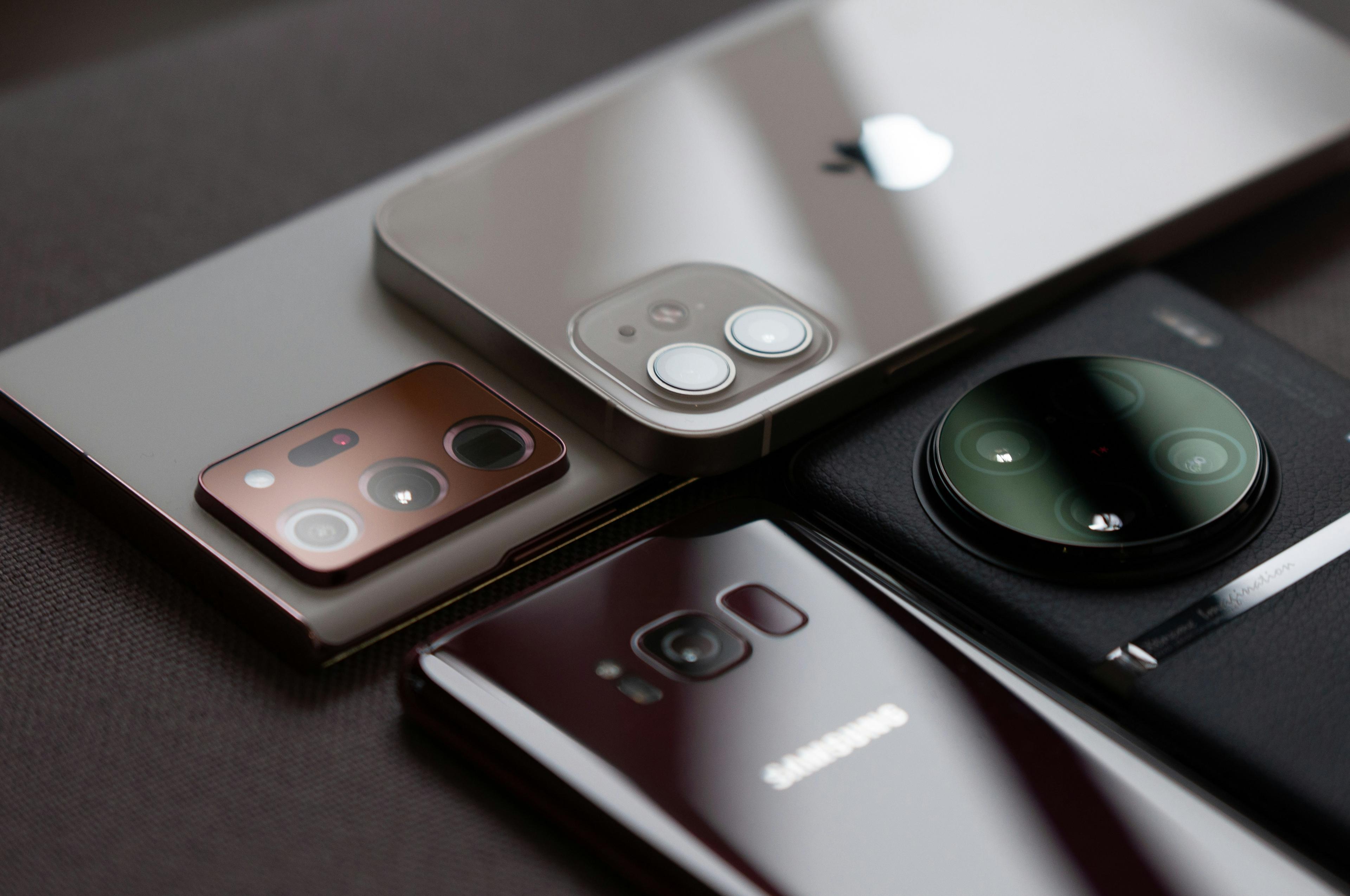 Ostujuhend: 2025. aasta parimad telefonid alla 300-euroses hinnaklassis