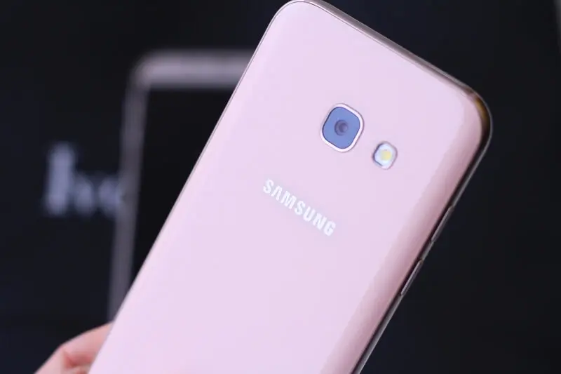 Samsung Galaxy A3 vs J7